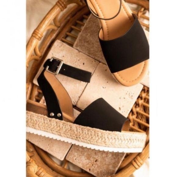 Shoes - Platform Espadrille Sandals in Black